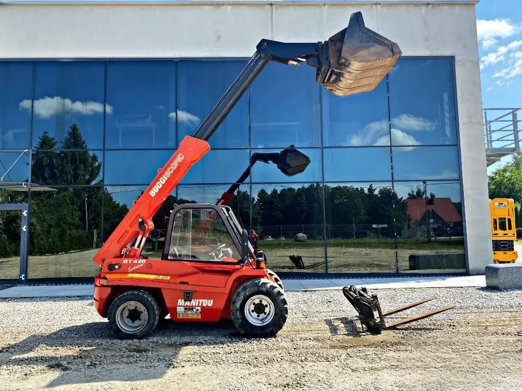 Chariot télescopique Manitou BT420 Fourches/ Godet/ Fouches à fumier – Image 9
