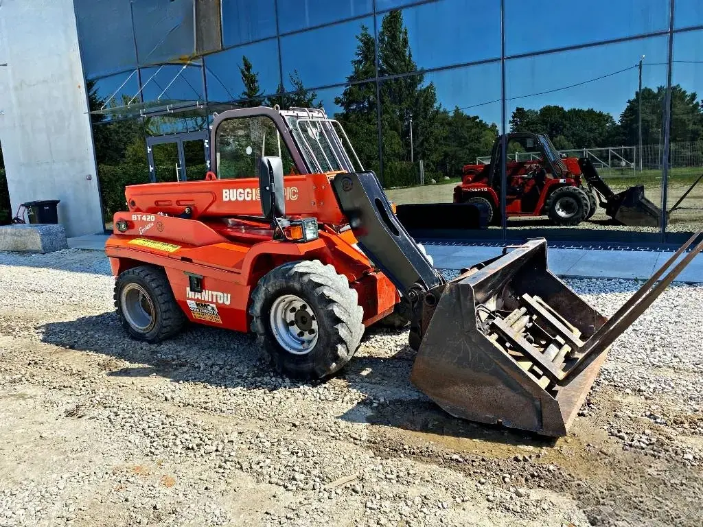 Chariot télescopique Manitou BT420 Fourches/ Godet/ Fouches à fumier – Image 2