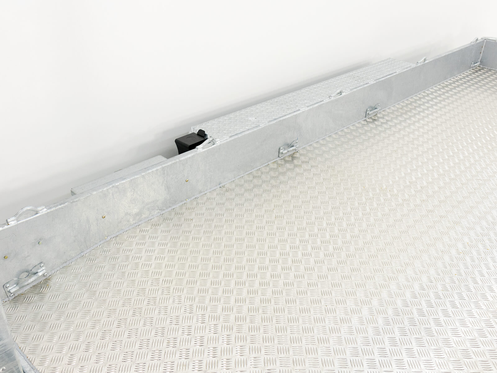 Remorque porte-engins de chantier Ifor Williams GH146 184 x 419 cm 3,5 t | Rampes simples | Plancher en aluminium | 3 essieux - Neuve – Image 9