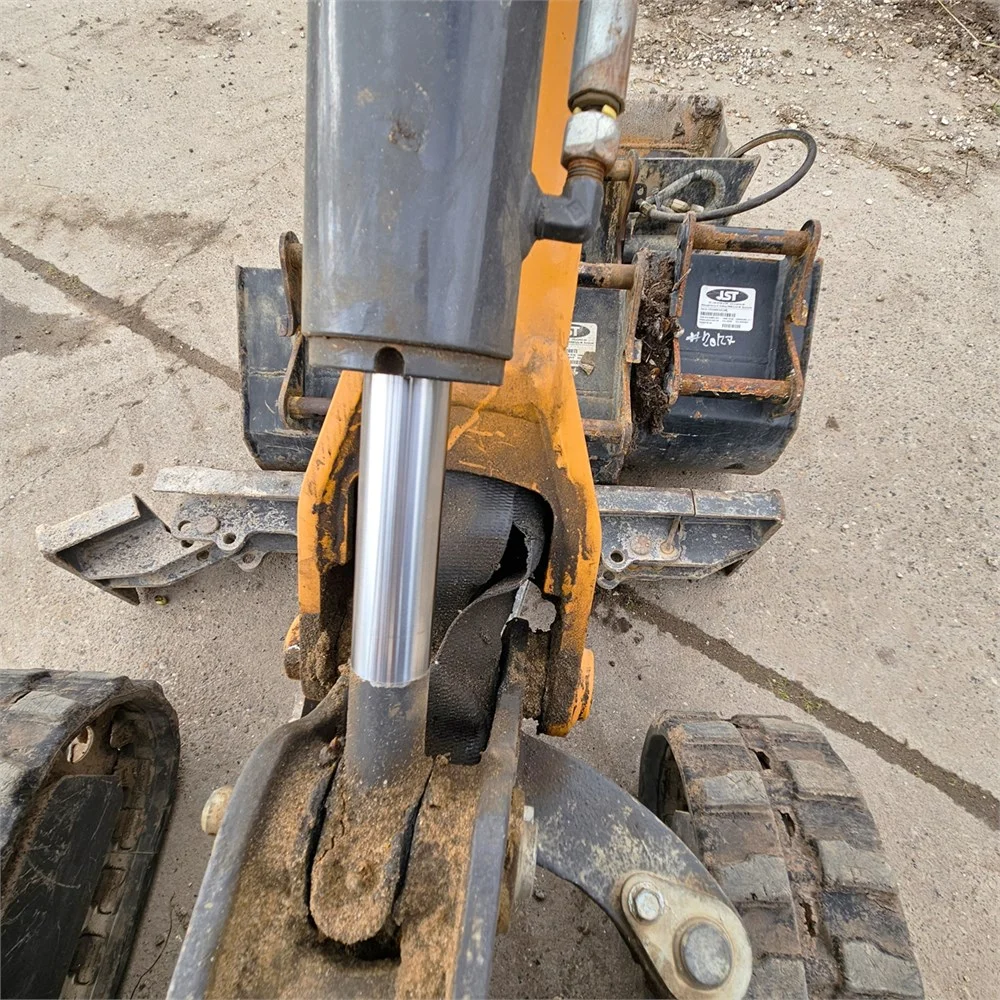 Marteau hydraulique et 4 godets – Image 22